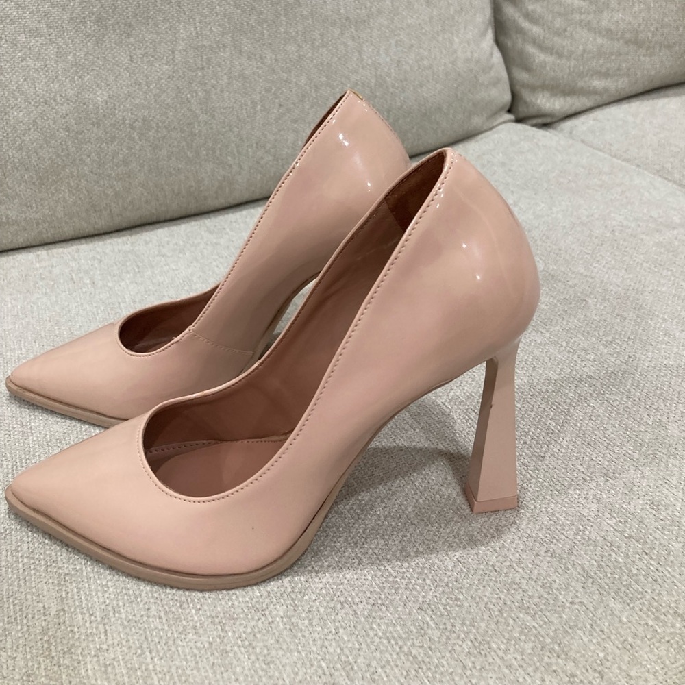 Giani Bini Women's Patent Pointed-Toe Pumps in Nude Pink - Picture 9 of 10